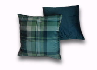 Dekoračný zamatový vankúš Classy Plaid – Dizajnové vankúše, ručne šitý SK